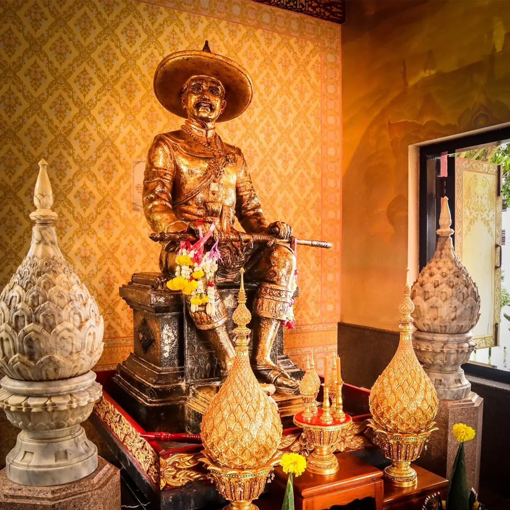 ศาลสมเด็จพระเจ้าตากสินมหาราช จังหวัดตาก